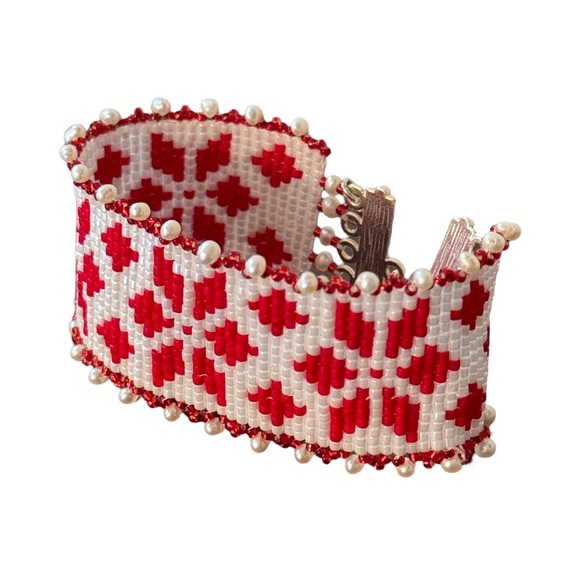 Hand crafted snowflake motif beaded cuff bracelet in holiday seasonal red white - Picture 13 of 13